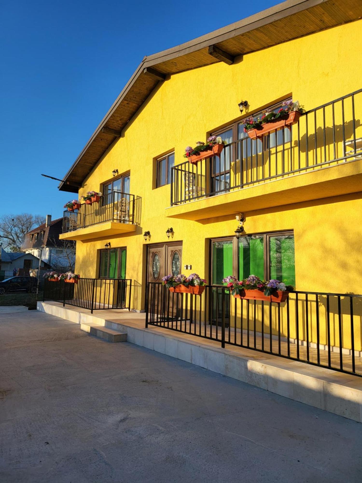 Casa Privata Airport Bucharest Therme Bucharest Balotesti Bagian luar foto